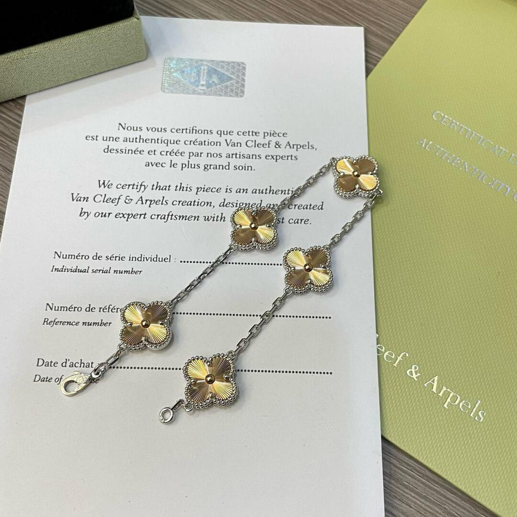 CLOVER  5 MOTIFS  CHRISTMAS LIMITED EDITION BRACELET