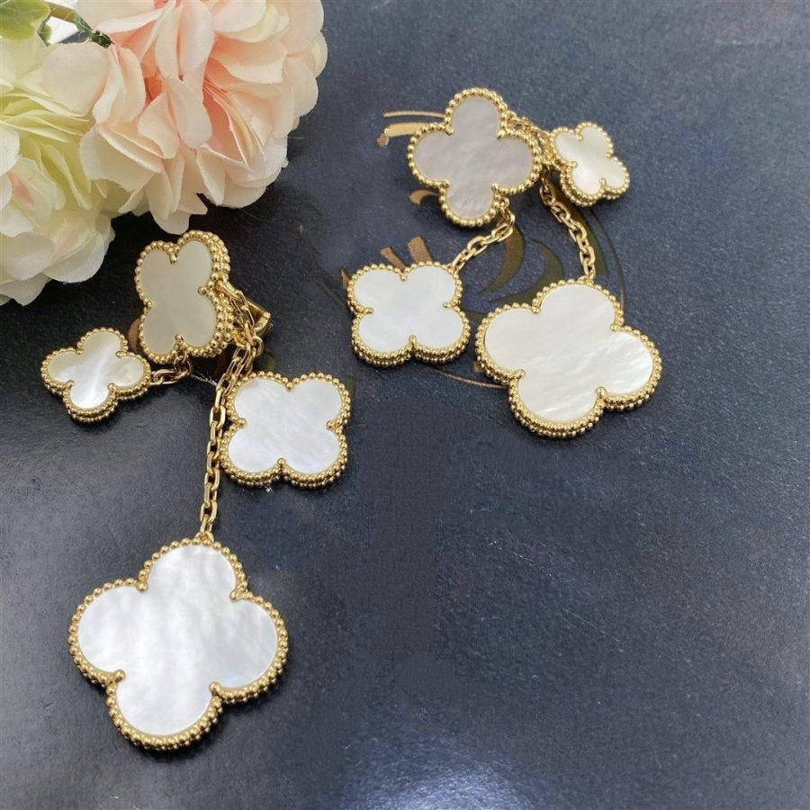 BOUCLES D'OREILLES TRÈFLE NACRE BLANCHE 4 MOTIFS OR