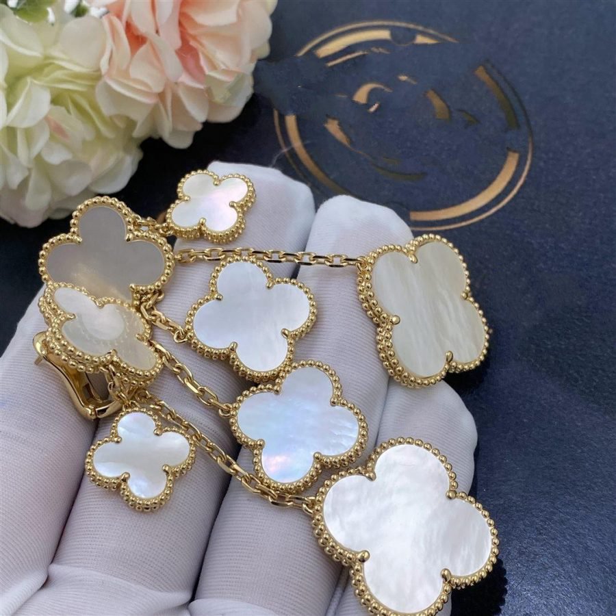 BOUCLES D'OREILLES TRÈFLE NACRE BLANCHE 4 MOTIFS OR