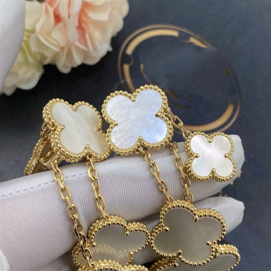 BOUCLES D'OREILLES TRÈFLE NACRE BLANCHE 4 MOTIFS OR