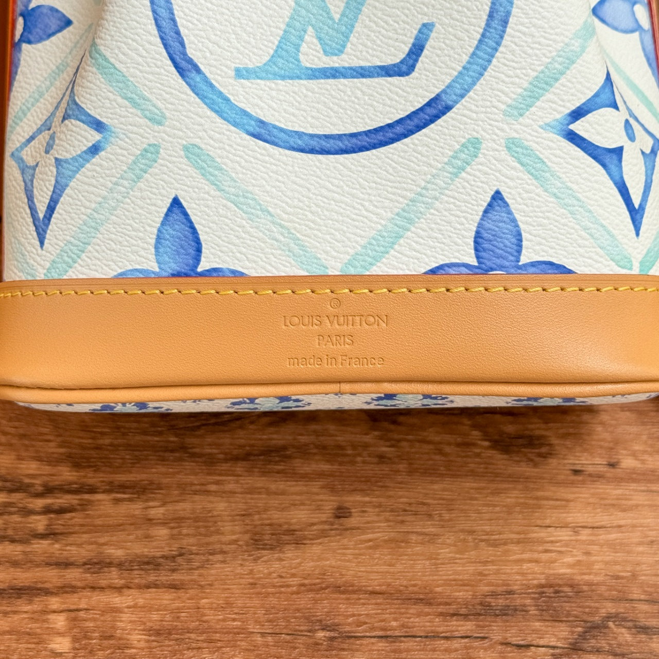 AU BORD DE LA PISCINE NANO NOE 13 TOILE MONOGRAMME BLEU LAGON