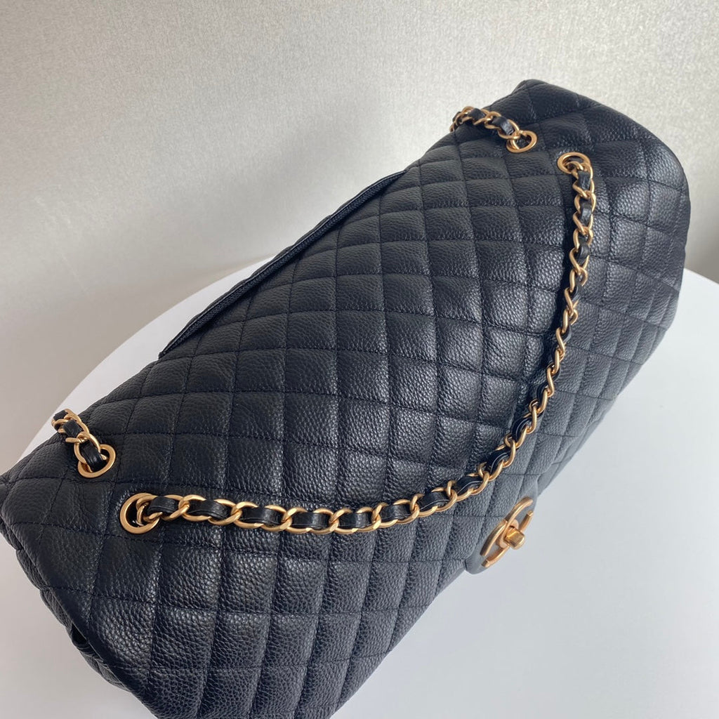 SAC À RABAT 46 CM QUINCAILLERIE DORÉE CUIR DE VEAU NOIR