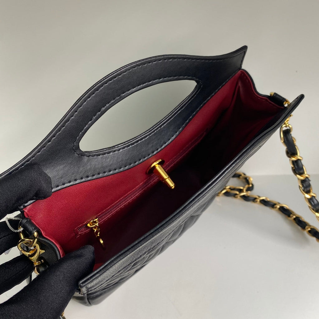 CC 22 HOBO 35CM CUIR DE VEAU MATELASSÉ NOIR QUINCAILLERIE DORÉ