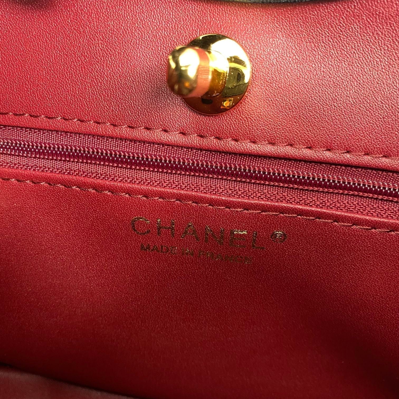 CC 22 HOBO 35CM CUIR DE VEAU MATELASSÉ NOIR QUINCAILLERIE DORÉ