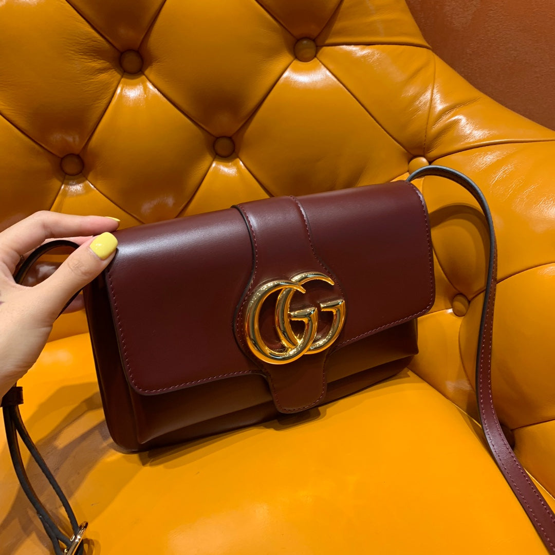 SAC GG ARLI 25 CM EN CUIR DE VEAU BORDEAUX QUINCAILLERIE DORÉ