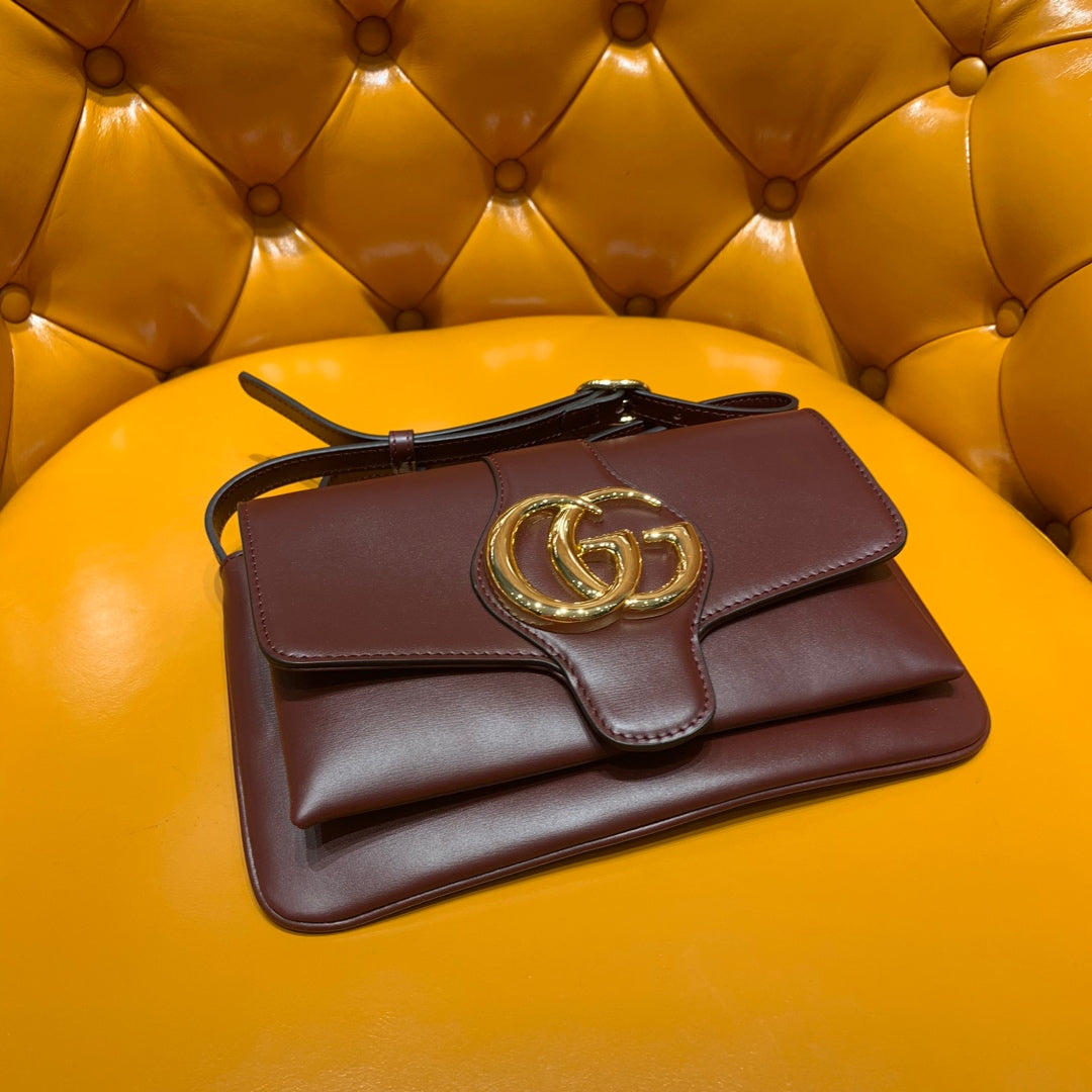 SAC GG ARLI 25 CM EN CUIR DE VEAU BORDEAUX QUINCAILLERIE DORÉ
