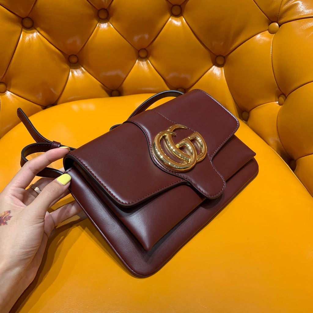 SAC GG ARLI 25 CM EN CUIR DE VEAU BORDEAUX QUINCAILLERIE DORÉ