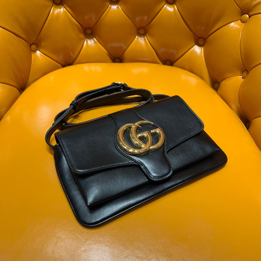 SAC GG ARLI 25 CM EN CUIR DE VEAU NOIR QUINCAILLERIE DORÉ