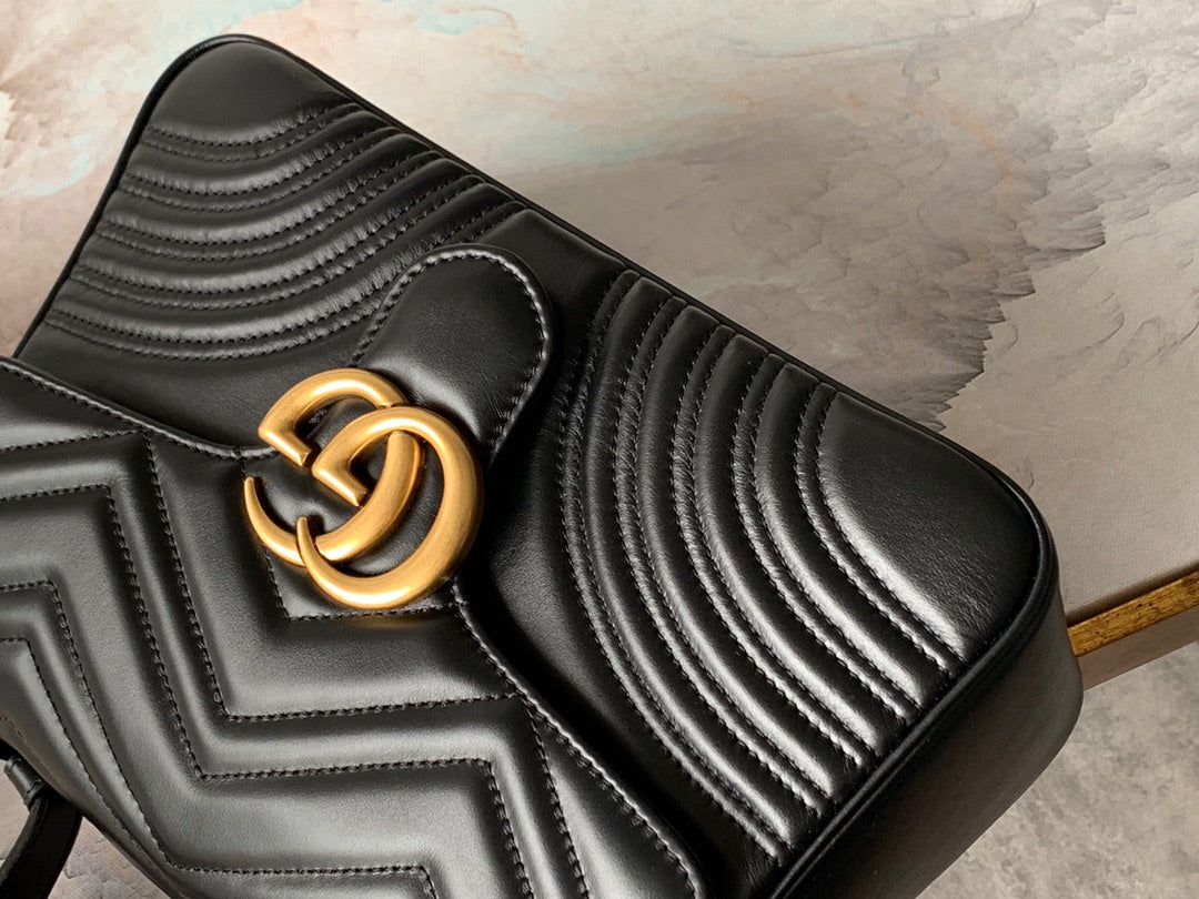 GG MARMONT 26,5 CM EN CUIR DE VEAU NOIR AVEC QUINCAILLERIE DORÉ