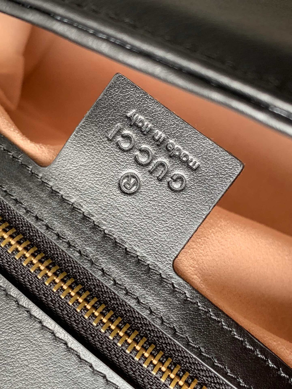 GG MARMONT 26,5 CM EN CUIR DE VEAU NOIR AVEC QUINCAILLERIE DORÉ