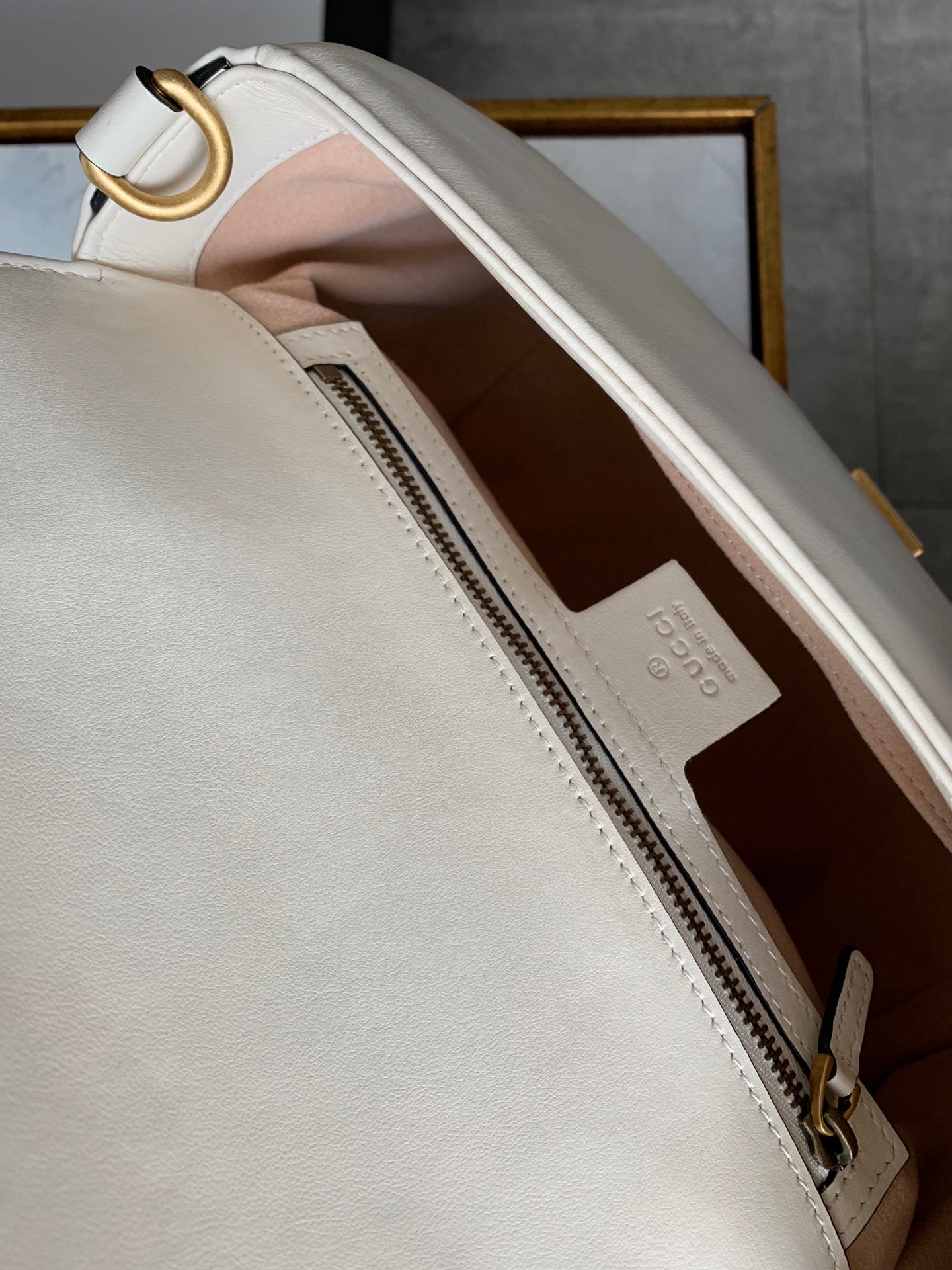 GG MARMONT 26,5 CM EN CUIR DE VEAU BLANC AVEC QUINCAILLERIE DORÉ