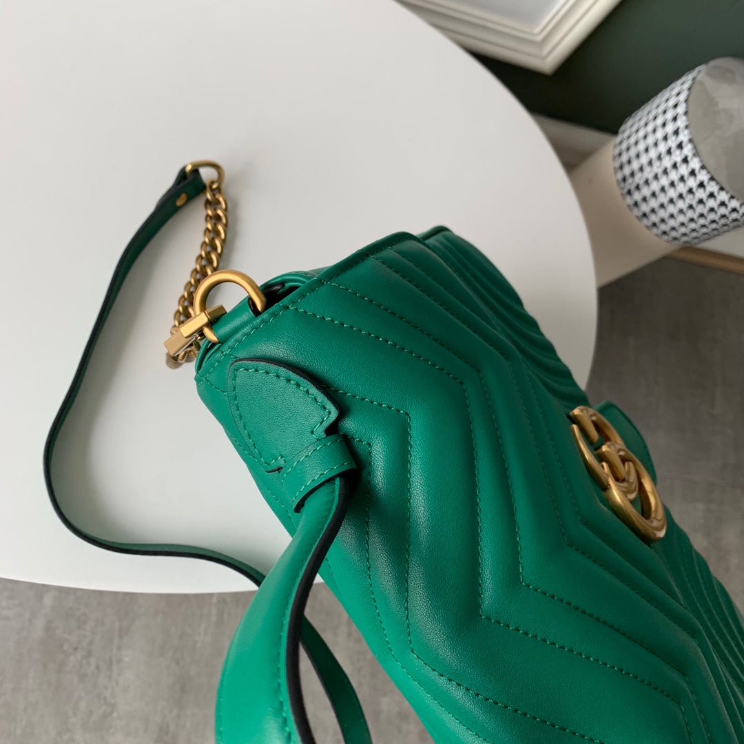 GG MARMONT 26,5 CM EN CUIR DE VEAU VERT AVEC QUINCAILLERIE DORÉ