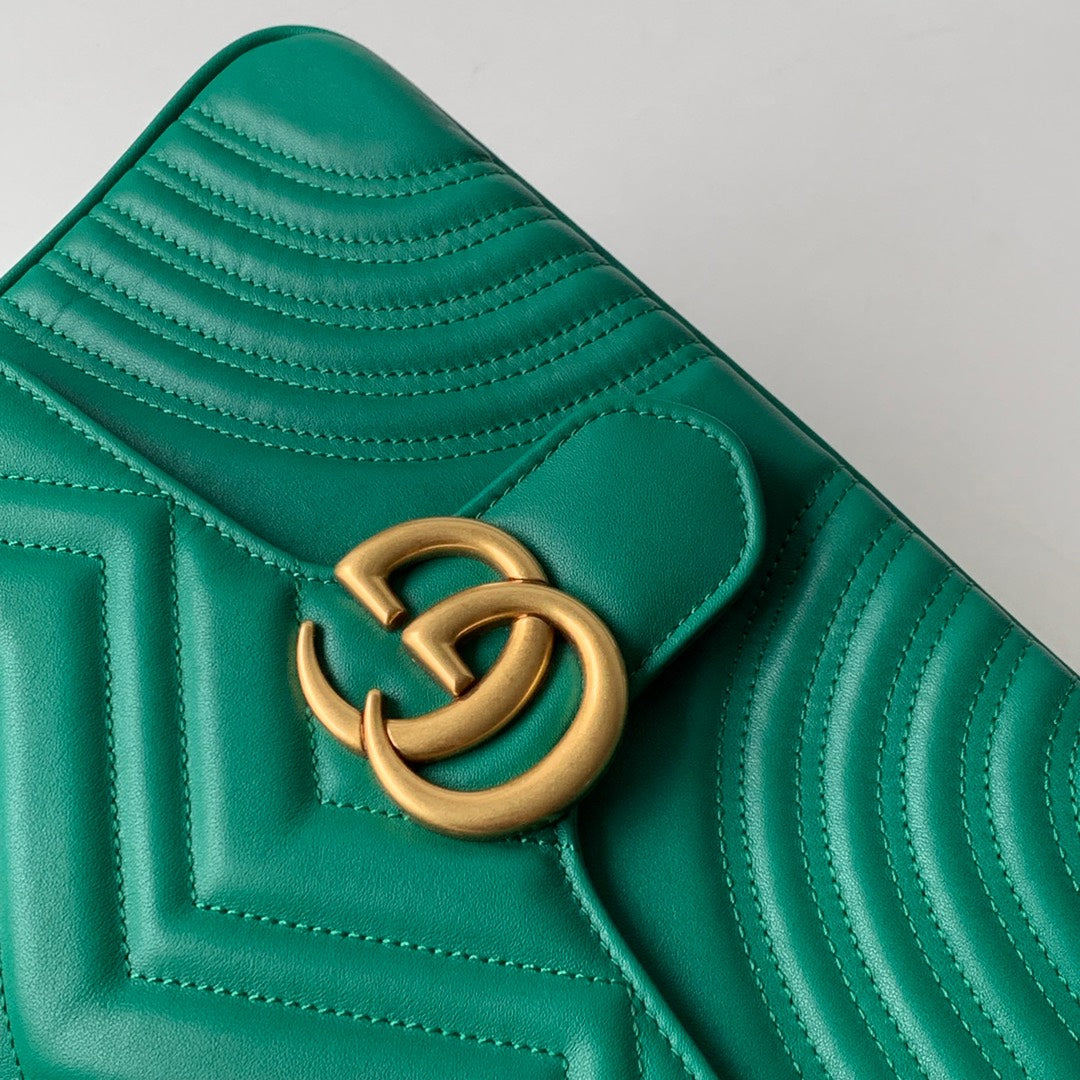GG MARMONT 26,5 CM EN CUIR DE VEAU VERT AVEC QUINCAILLERIE DORÉ