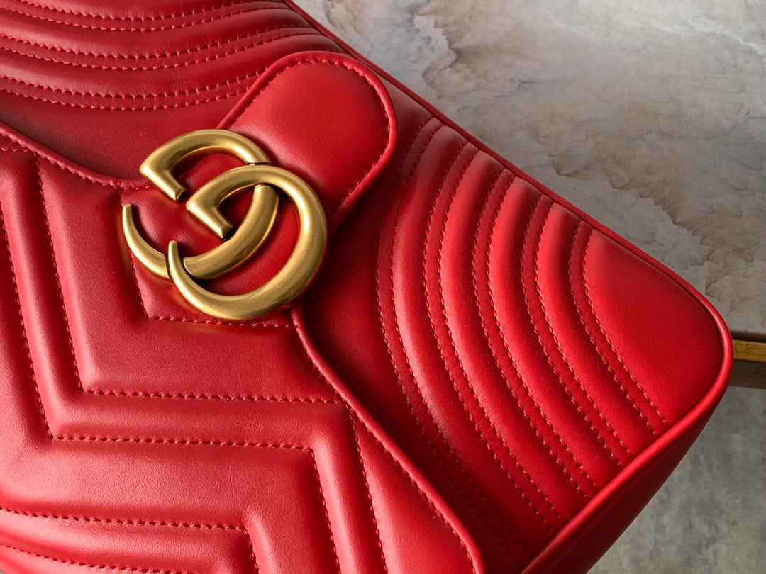 GG MARMONT 26,5 CM CUIR DE VEAU ROUGE QUINCAILLERIE DORÉ