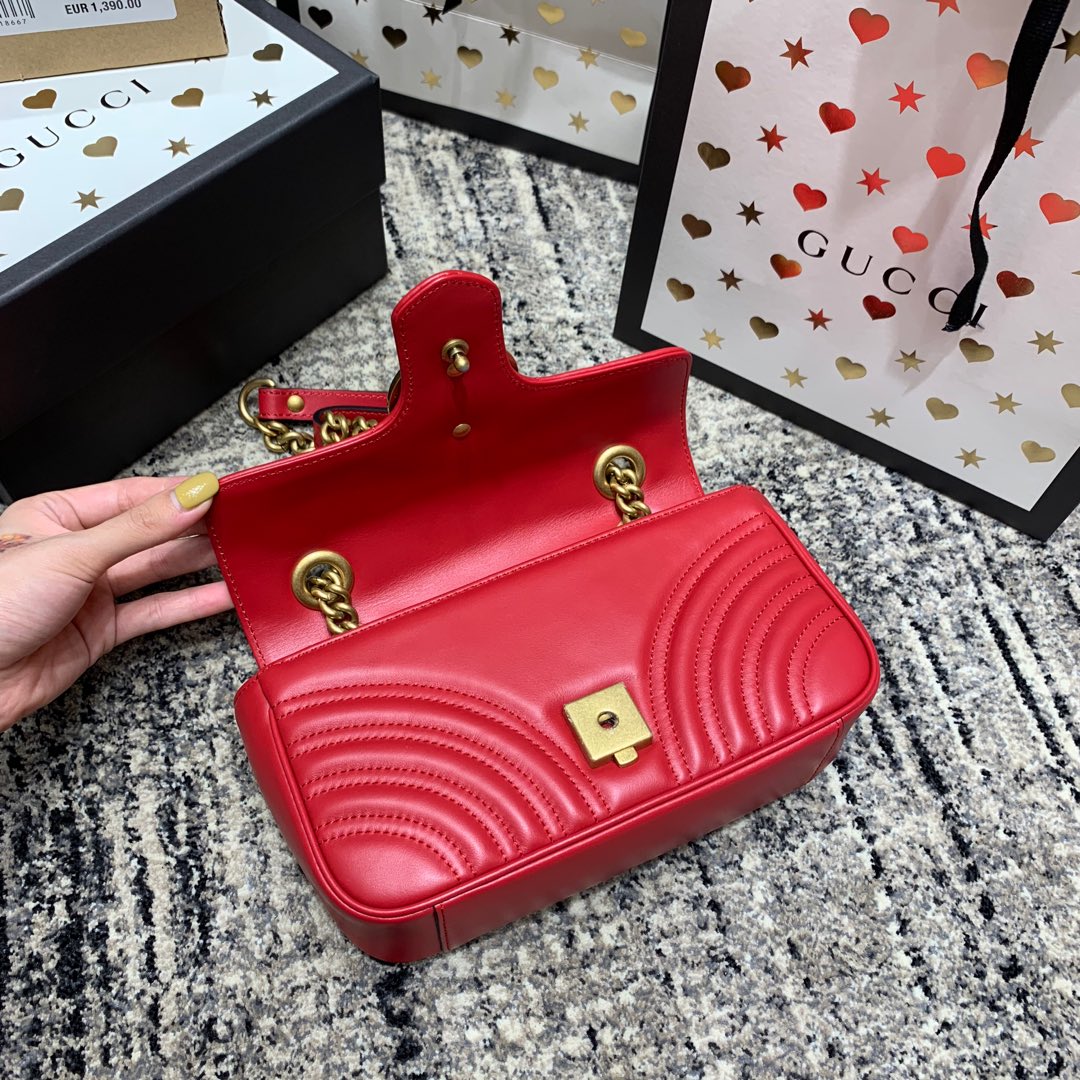 GG MARMONT 22CM CUIR DE VEAU ROUGE QUINCAILLERIE DORÉ