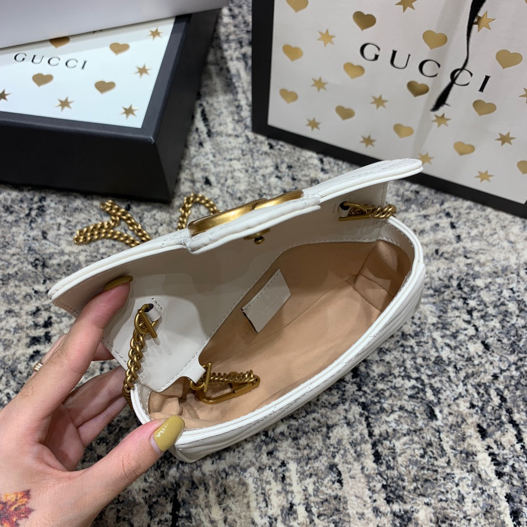 GG MARMONT MINI 16,5 CM EN CUIR DE VEAU BLANC AVEC QUINCAILLERIE DORÉ