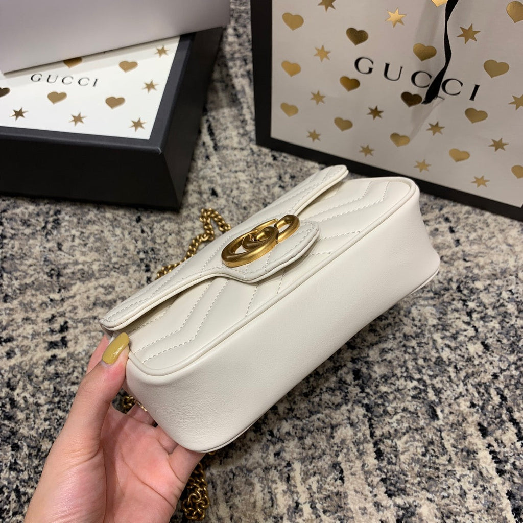 GG MARMONT MINI 16,5 CM EN CUIR DE VEAU BLANC AVEC QUINCAILLERIE DORÉ