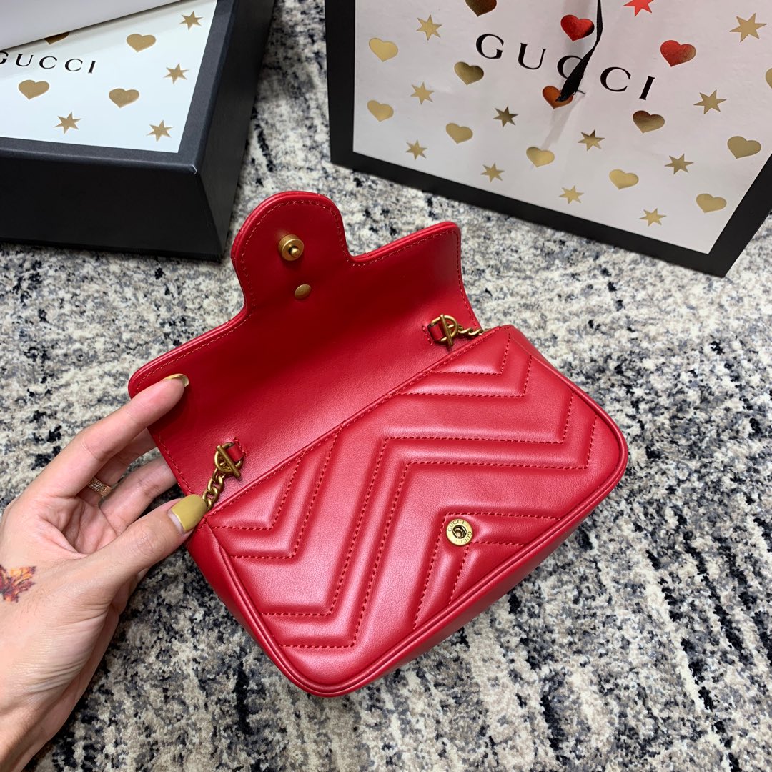 GG MARMONT MINI 16,5 CM EN CUIR DE VEAU ROUGE AVEC QUINCAILLERIE DORÉ