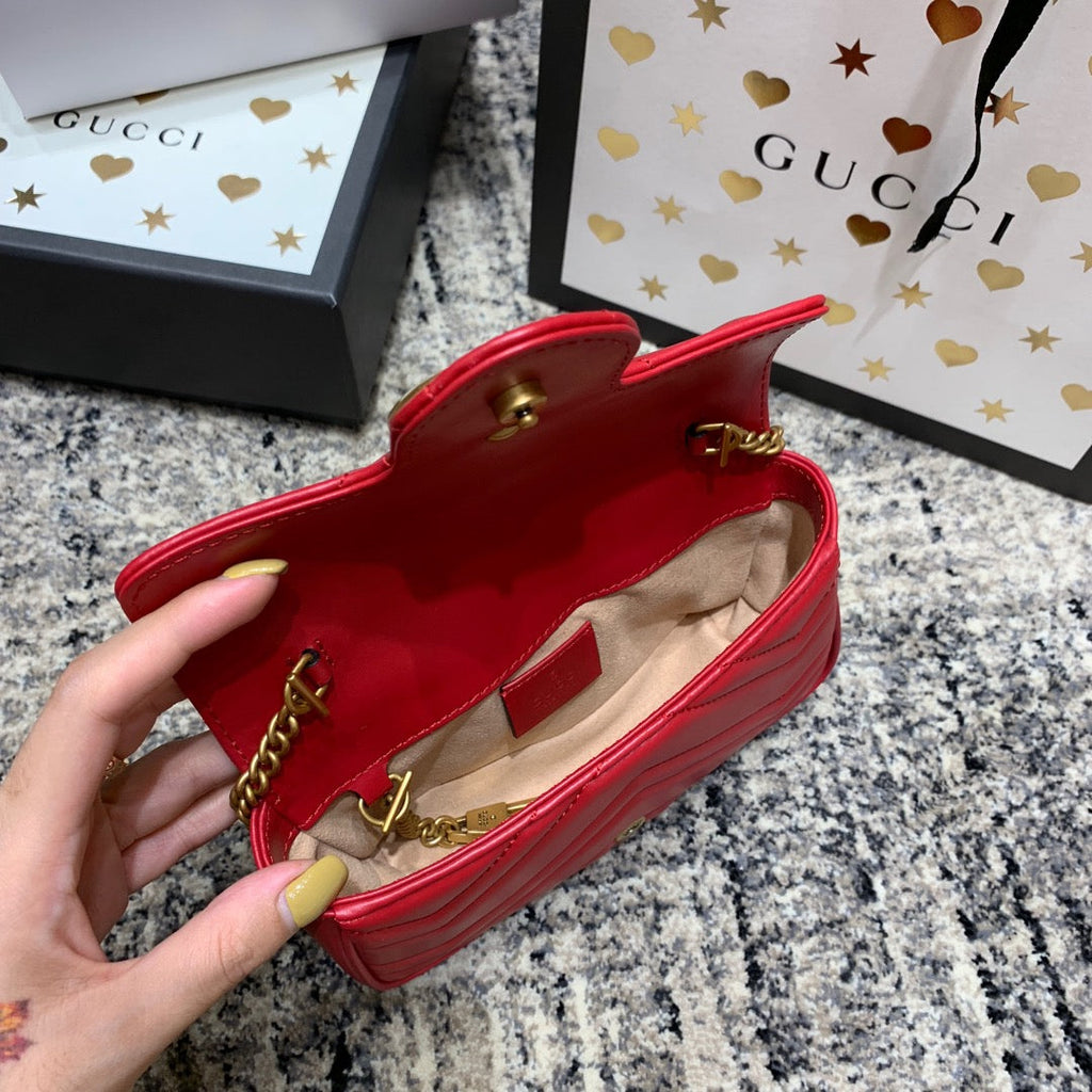 GG MARMONT MINI 16,5 CM EN CUIR DE VEAU ROUGE AVEC QUINCAILLERIE DORÉ