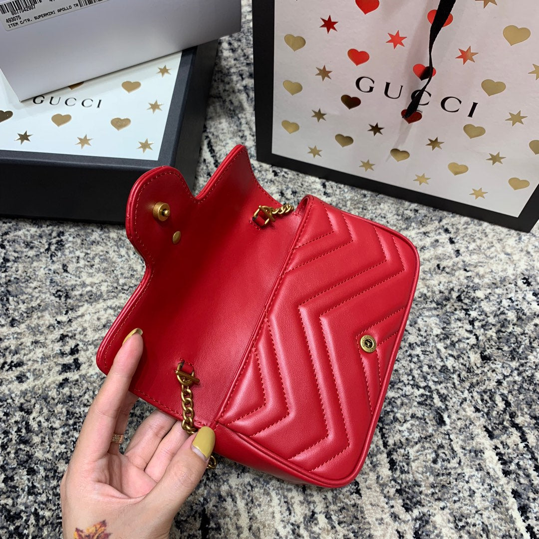 GG MARMONT MINI 16,5 CM EN CUIR DE VEAU ROUGE AVEC QUINCAILLERIE DORÉ