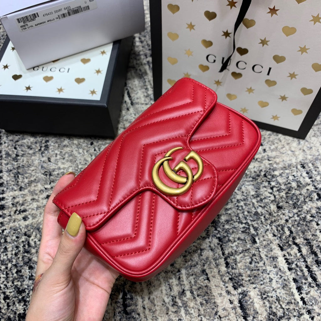 GG MARMONT MINI 16,5 CM EN CUIR DE VEAU ROUGE AVEC QUINCAILLERIE DORÉ