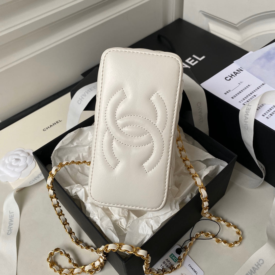 CC VANITY CASE 17CM WHITE LAMBSKIN GOLD HARDWARE