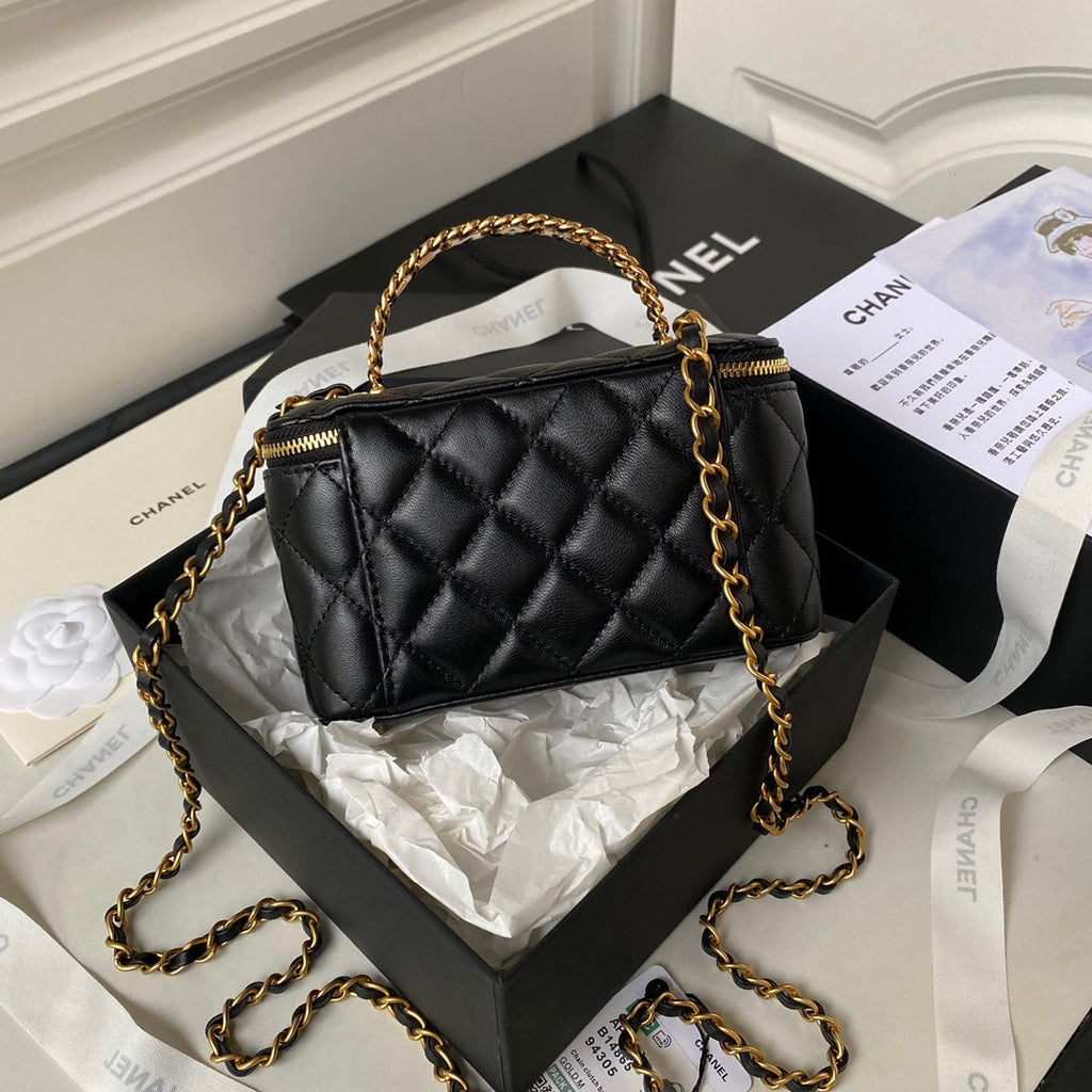 TROUSSE DE VANITY CC 17 CM EN CUIR D'AGNEAU NOIR QUINCAILLERIE DORÉ