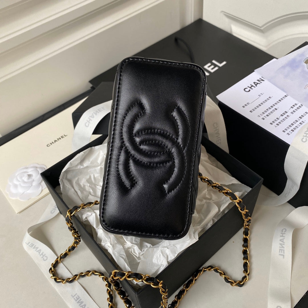 CC VANITY CASE 17CM BLACK LAMBSKIN GOLD HARDWARE