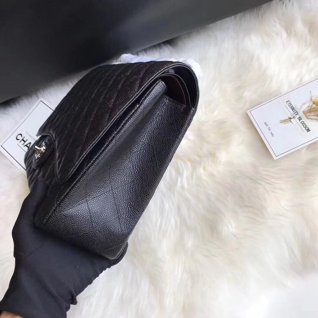 SAC À RABAT 33CM NOIR CAVIAR QUINCAILLERIE ARGENTÉE 