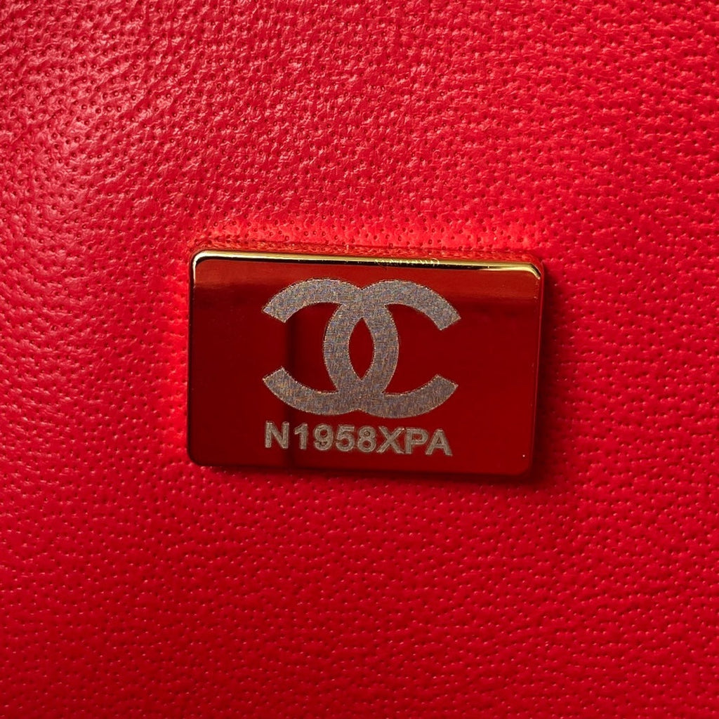 SAC À RABAT CLASSIQUE MOYEN 23 CM EN CUIR D'AGNEAU ROUGE QUINCAILLERIE DORÉ 
