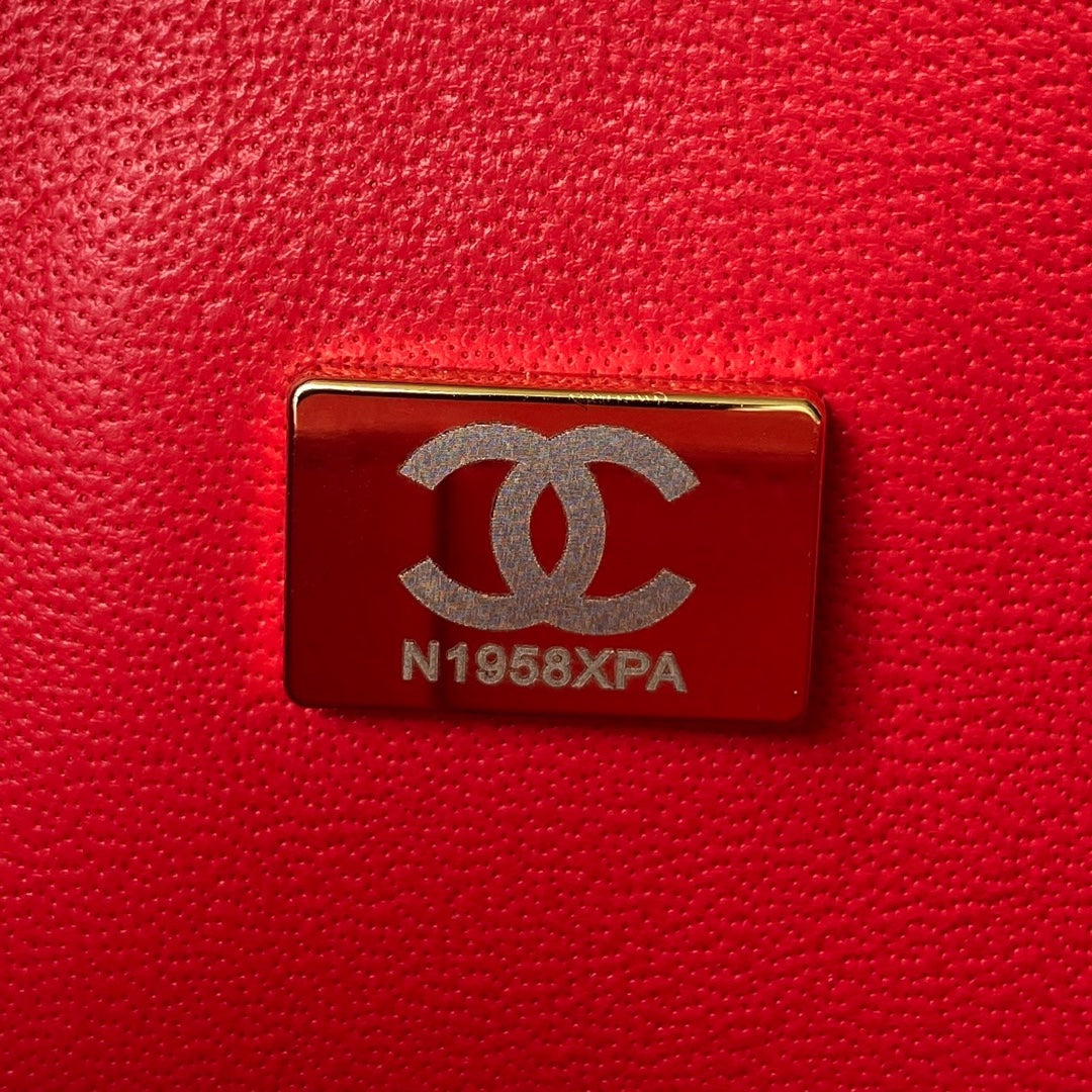 SAC À RABAT CLASSIQUE MOYEN 23 CM EN CUIR D'AGNEAU ROUGE QUINCAILLERIE DORÉ 