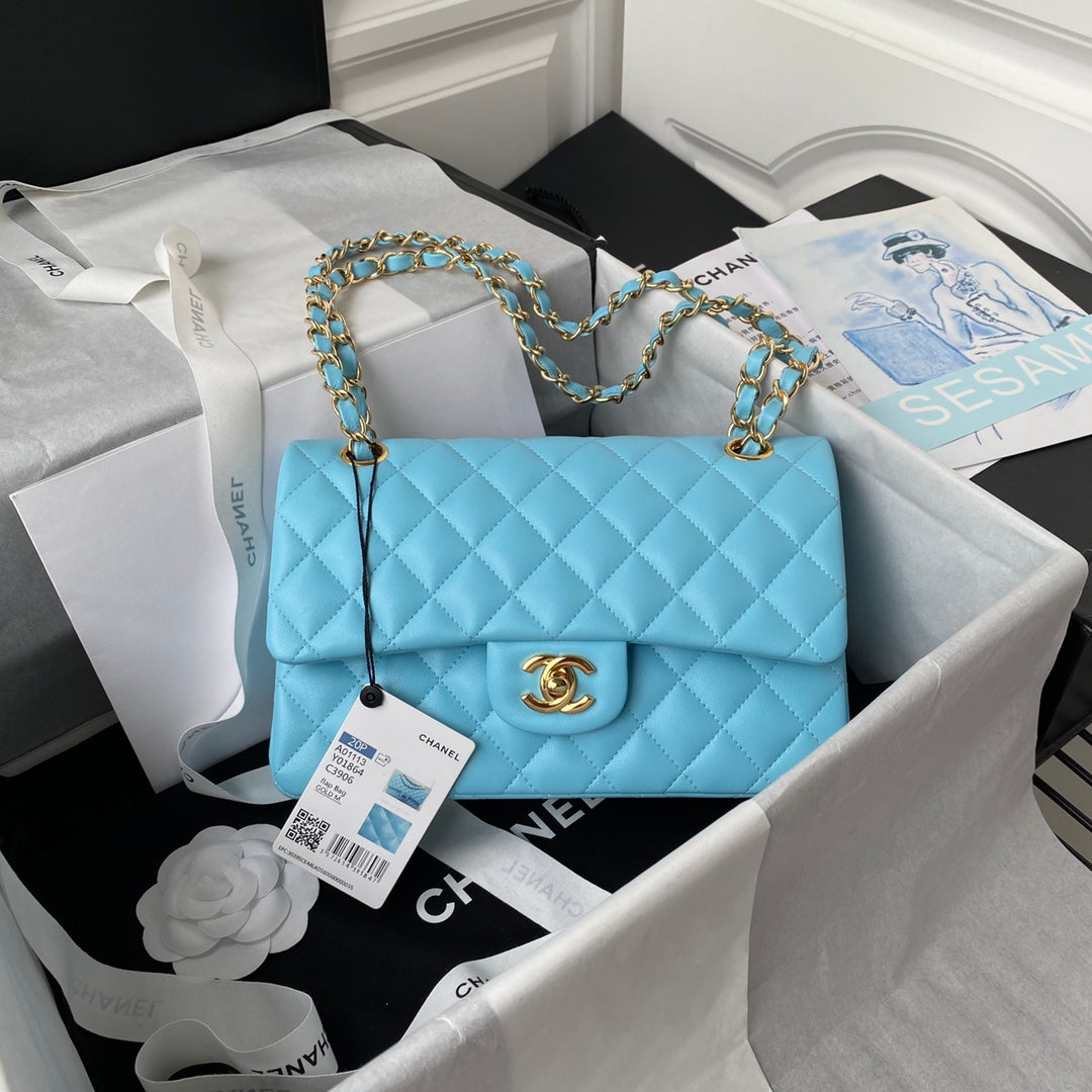 MEDIUM CLASSIC FLAP BAG 23CM BLUE SKY LAMBSKIN GOLD HARDWARE