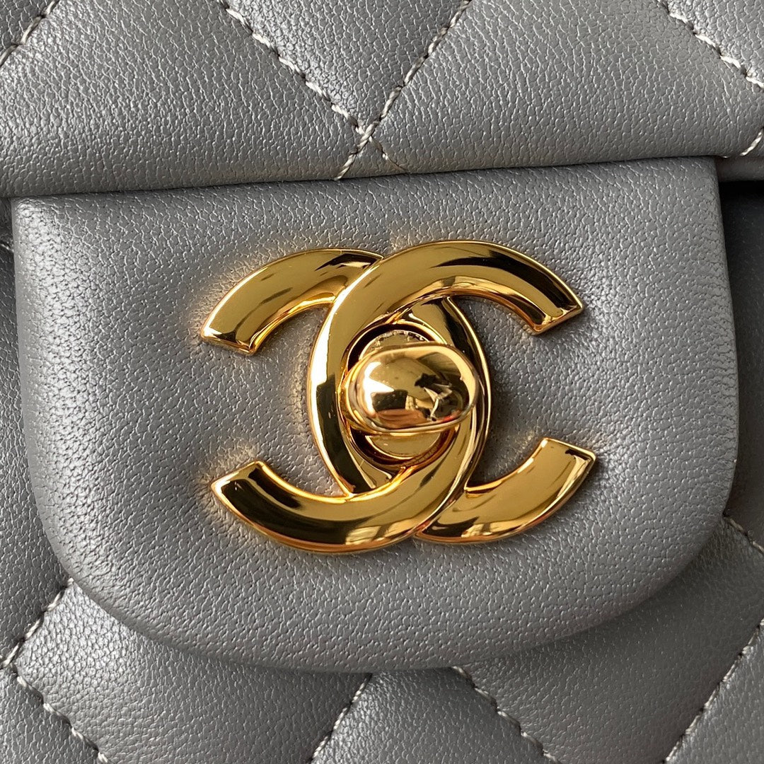 MEDIUM CLASSIC FLAP BAG 23CM GREY LAMBSKIN GOLD HARDWARE
