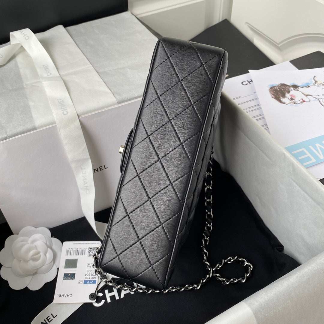 MEDIUM CLASSIC FLAP BAG 23CM BLACK LAMBSKIN SILVER HARDWARE