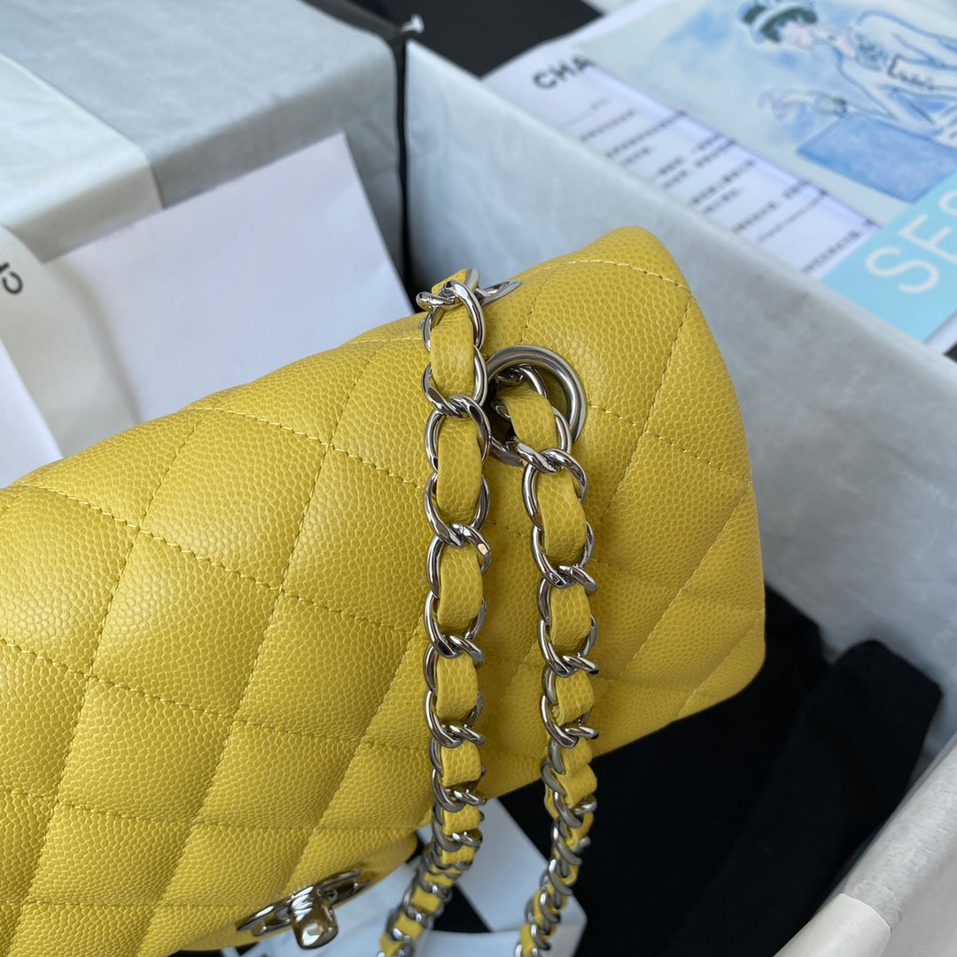 MEDIUM CLASSIC FLAP BAG 23CM YELLOW CAVIAR SILVER HARDWARE