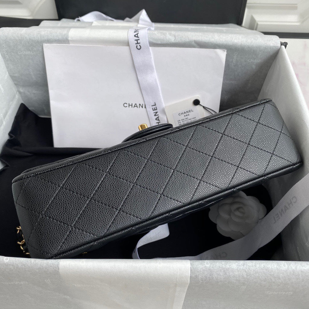 MEDIUM CLASSIC FLAP BAG 23CM BLACK CAVIAR GOLD HARDWARE