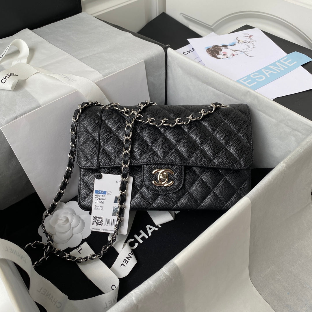 MEDIUM CLASSIC FLAP BAG 23CM BLACK CAVIAR SILVER HARDWARE